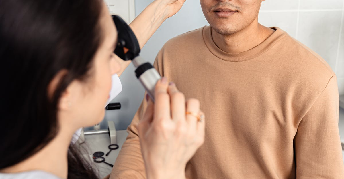 Side by Side Comparison: RoC vs. Neutrogena Eye Creams